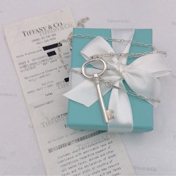 Tiffany & Co. Extra Large Oval Key Pendant Necklace Sterling Silver W/ Pouch - Picture 4 of 14